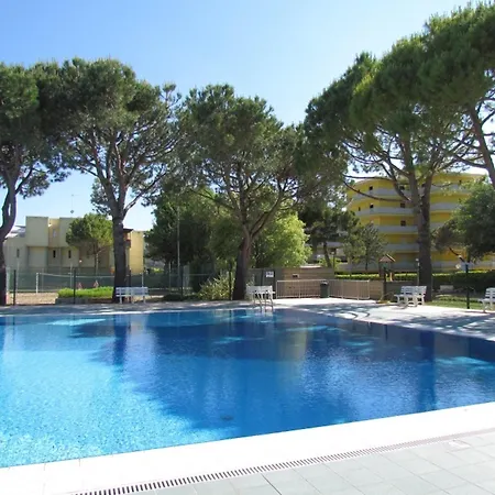 For 7 With Huge Shared Pool Apartment