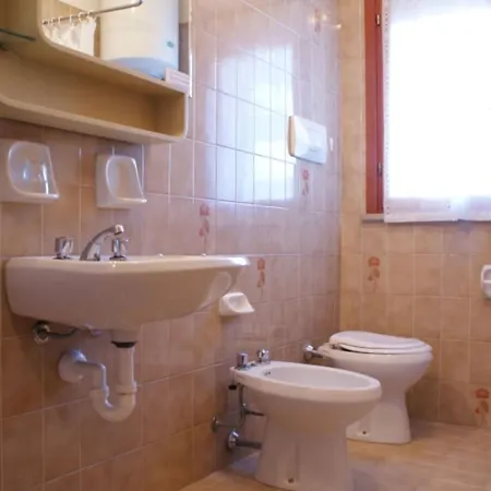 With Shared Pools Daire